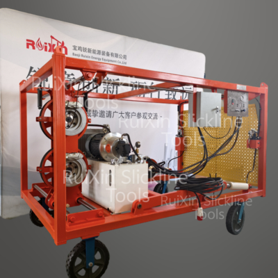 Thiết bị điều khiển và quấn cáp thủy lực vạn năng cho cáp trơn
